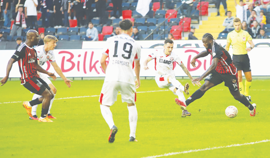 ÜÇ BÜYÜKLER KAZANDI, GAZiANTEP FK KAYBETTi