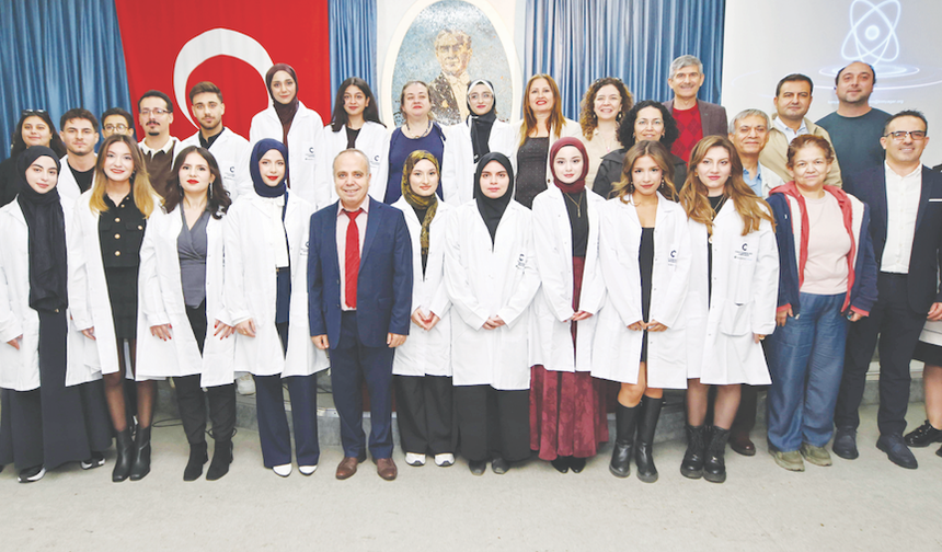 ‘Beyaz önlük sorumluluğu ve dürüstlüğü temsil ediyor’