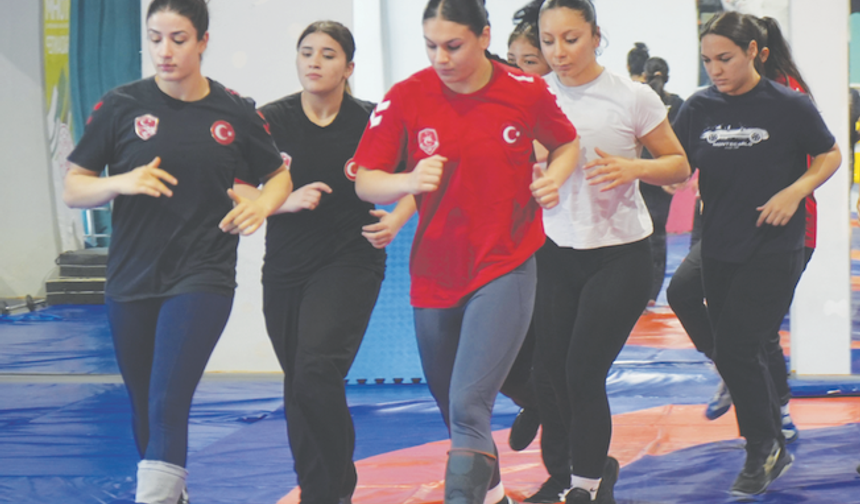‘Güreşte Balkan şampiyonu oldum’