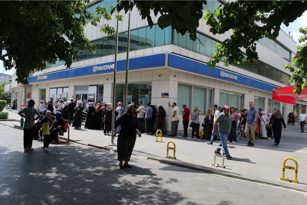 KREDİ KULLANIMINDA ZİRVEDEYİZ!