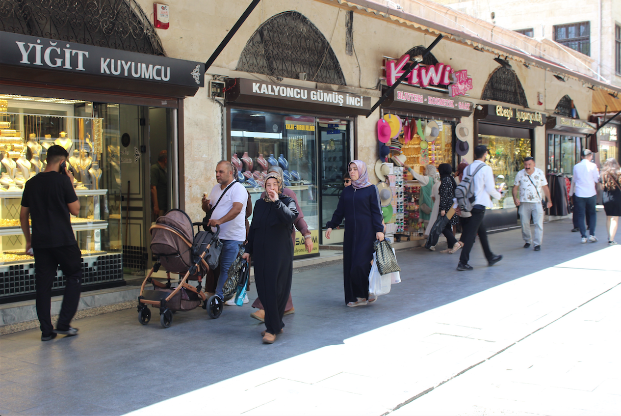 ‘VATANDAŞIN GEÇİM SIKINTISI HAD SAFHADA’